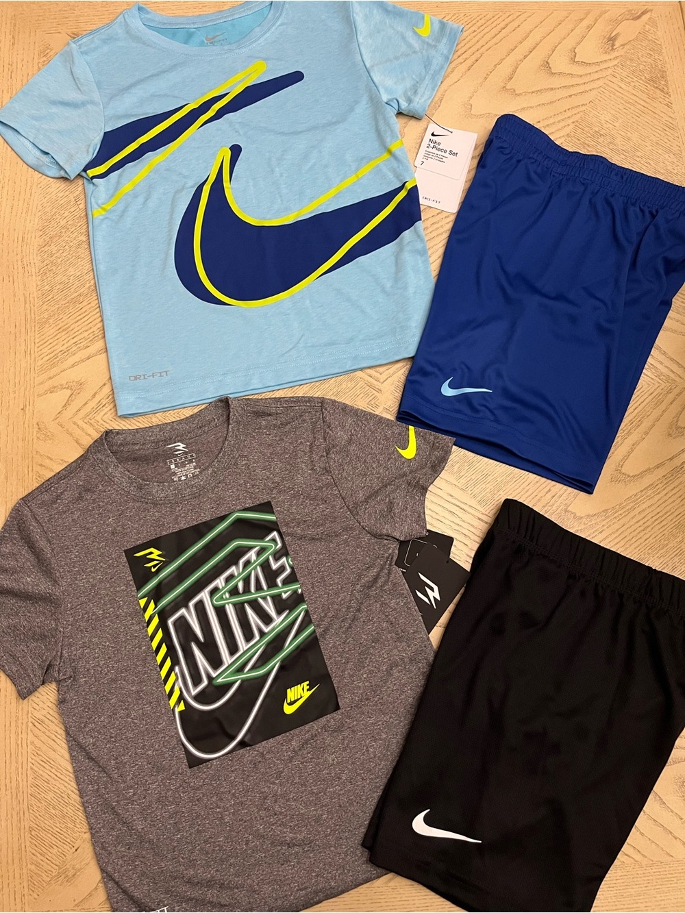 *BUNDLE* Boys Nike Short Sleeve Tees & Shorts Size 7